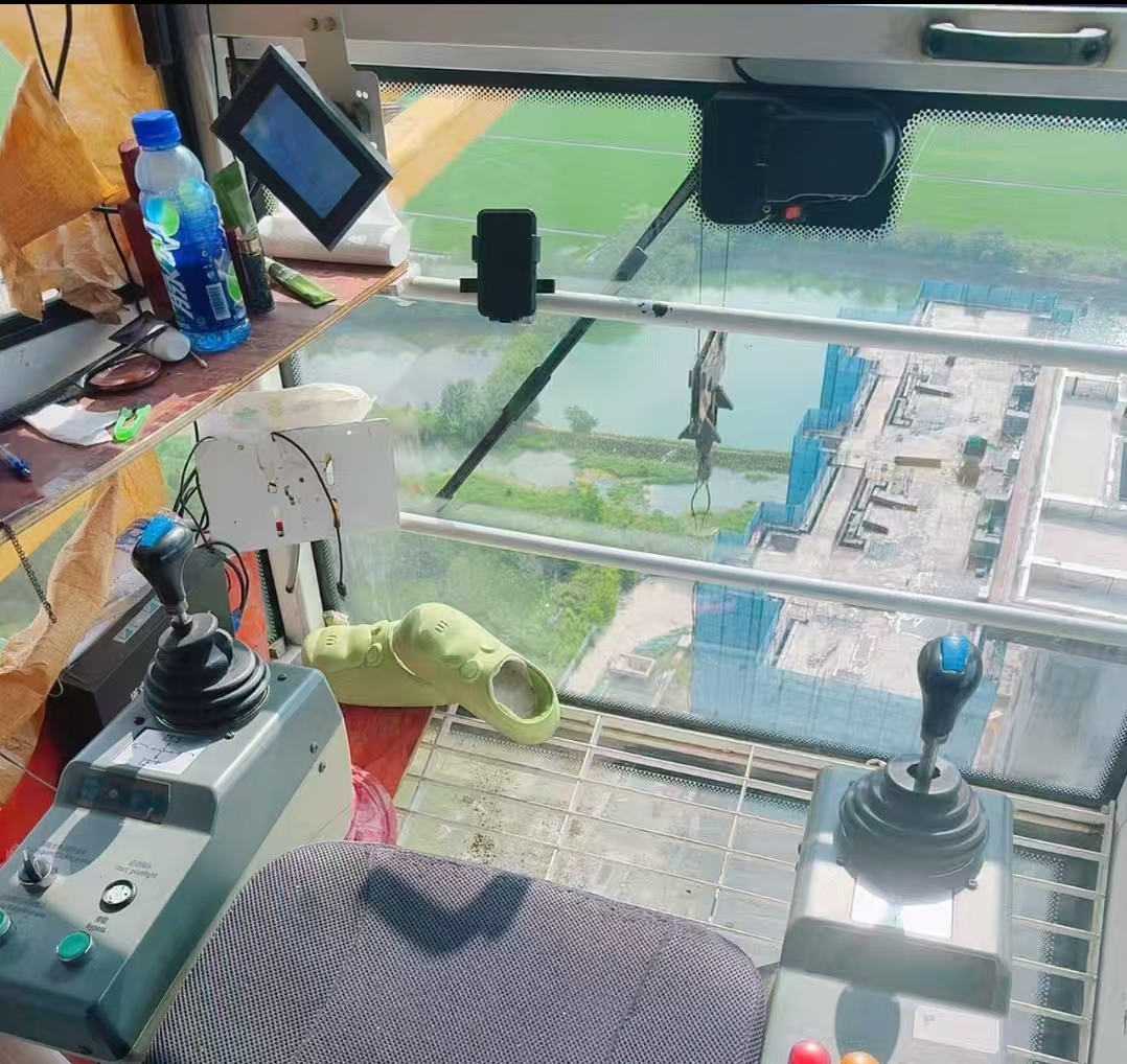 Used XCMG 6515-10 YOM 2020 with L46 Mast Section