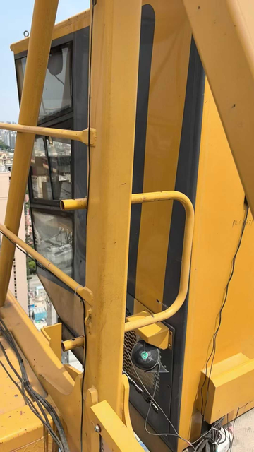 YOM 2021 XCMG XGT 6015-8 Mast Section L46 good for shipping.