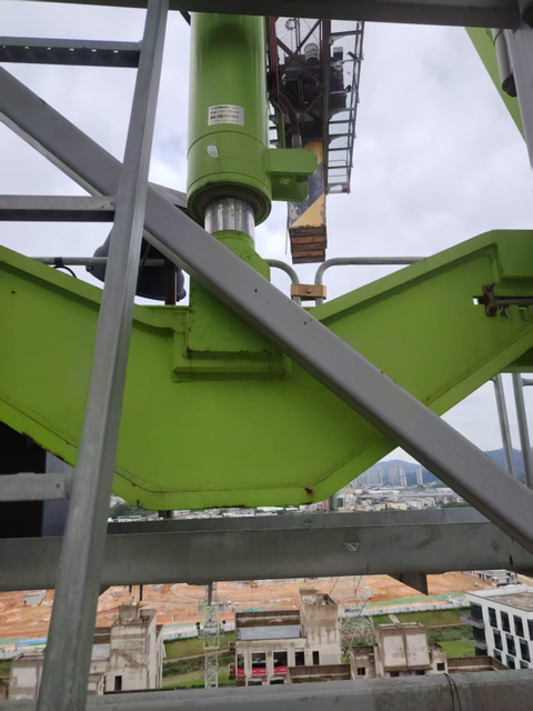 Good Condition ZOOMLION Small Capacity Topless Tower Crane WA6015-8 Year of Machine 2021