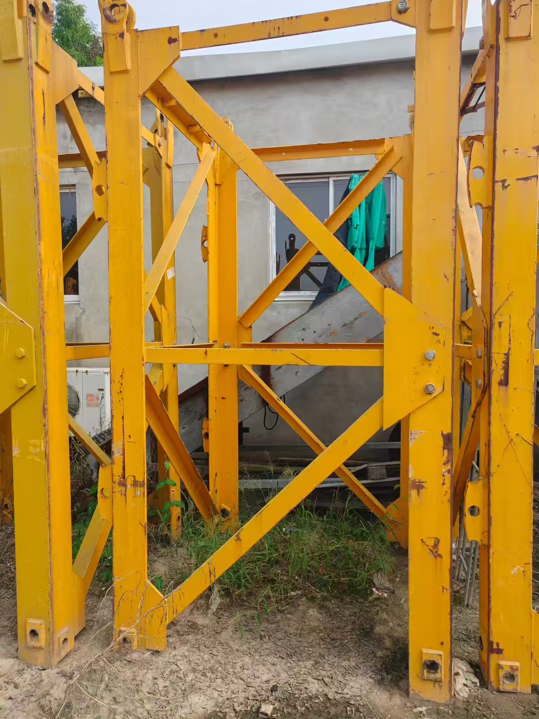 Potain L46 mast section YOM 2019