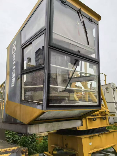 Used XCMG 7022-12 with L68 Mast Section Year of Machine