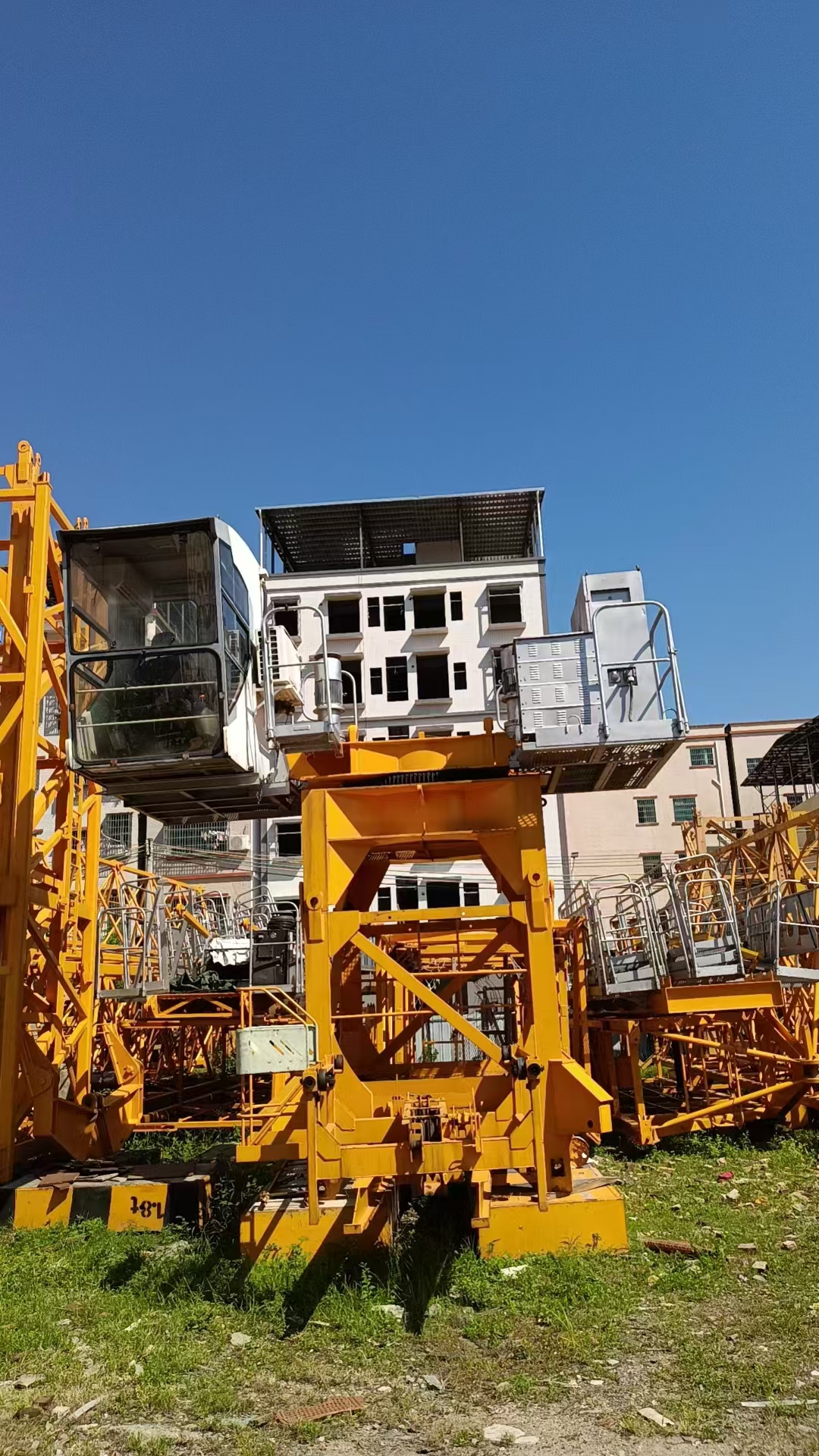 Zoomlion 6513-8F YOM 2018 with L46 Sheet Mast Section and excellent price